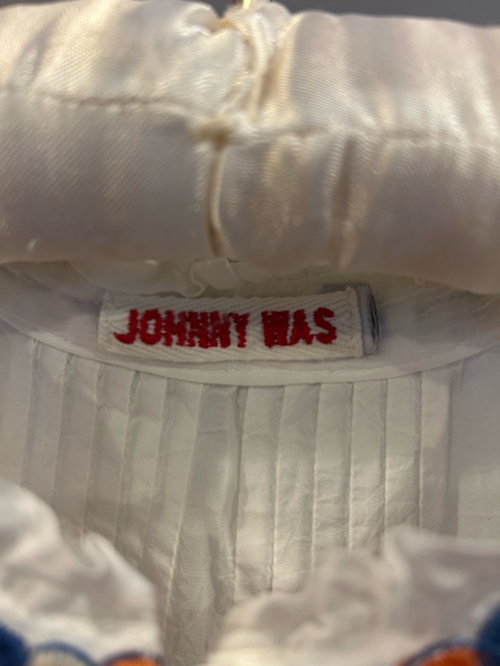 Johnny Was White Embroidered Boho Tunic with Multicolor Floral Detail - Picture 2 of 3